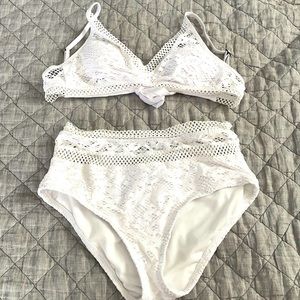 Becca Crochet Bikini M